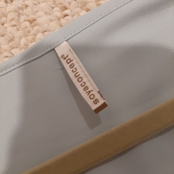 Light Blue Top - Picture 3 of 3